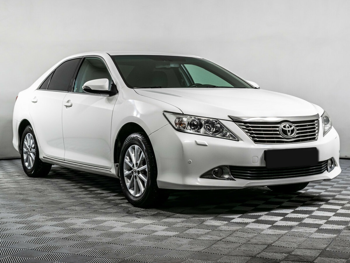 Toyota Camry 2014 года с пробегом. Фото: #2