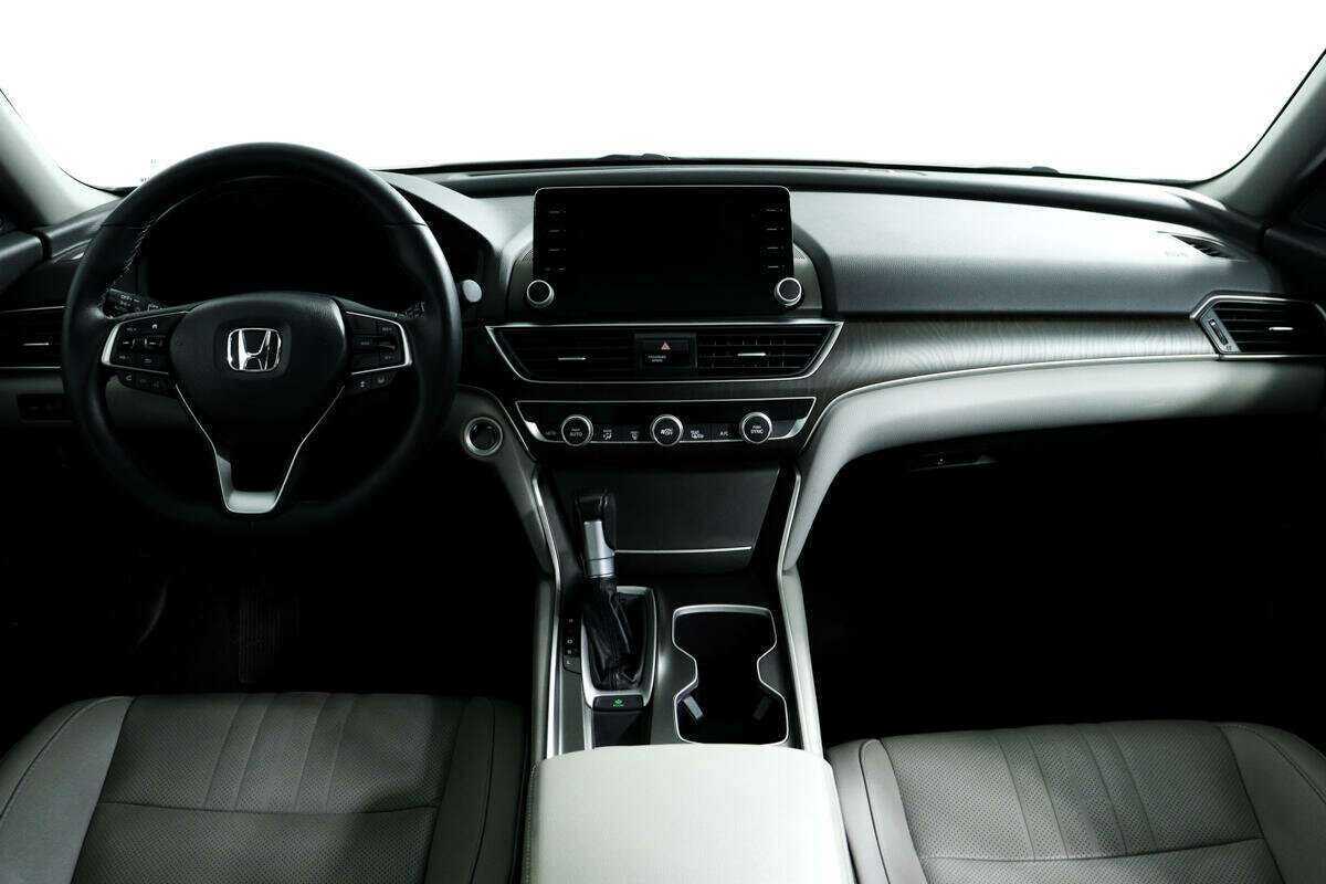 Honda Accord 2018 года с пробегом. Фото: #10