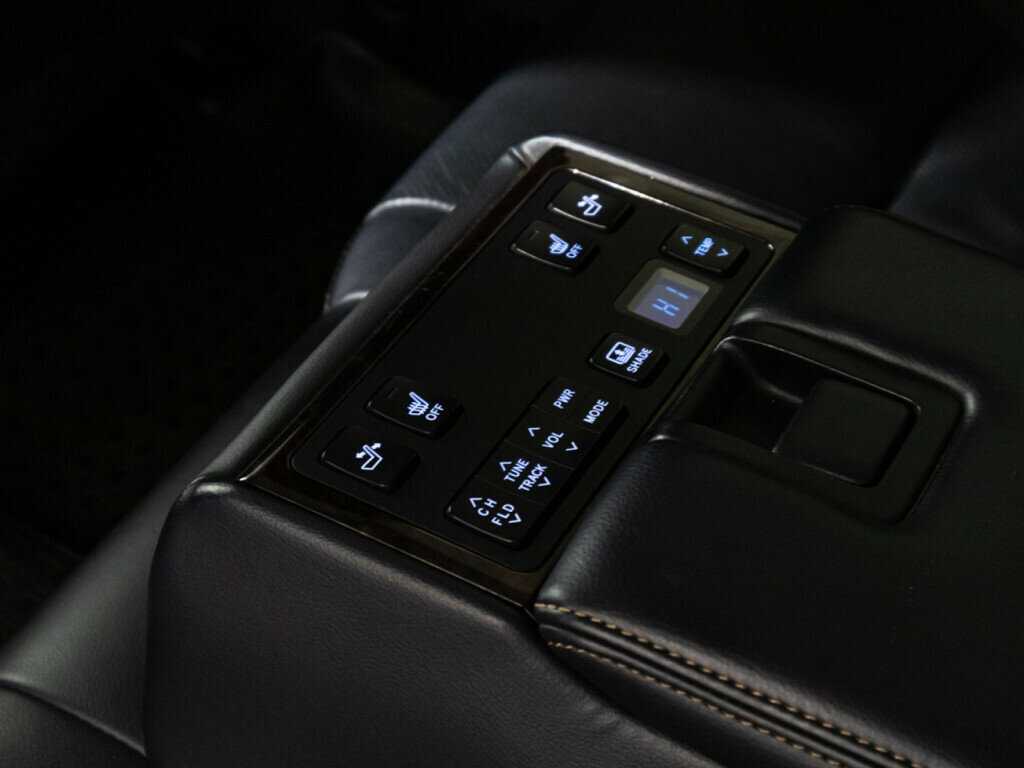 Toyota Camry 2015 года с пробегом. Фото: #17