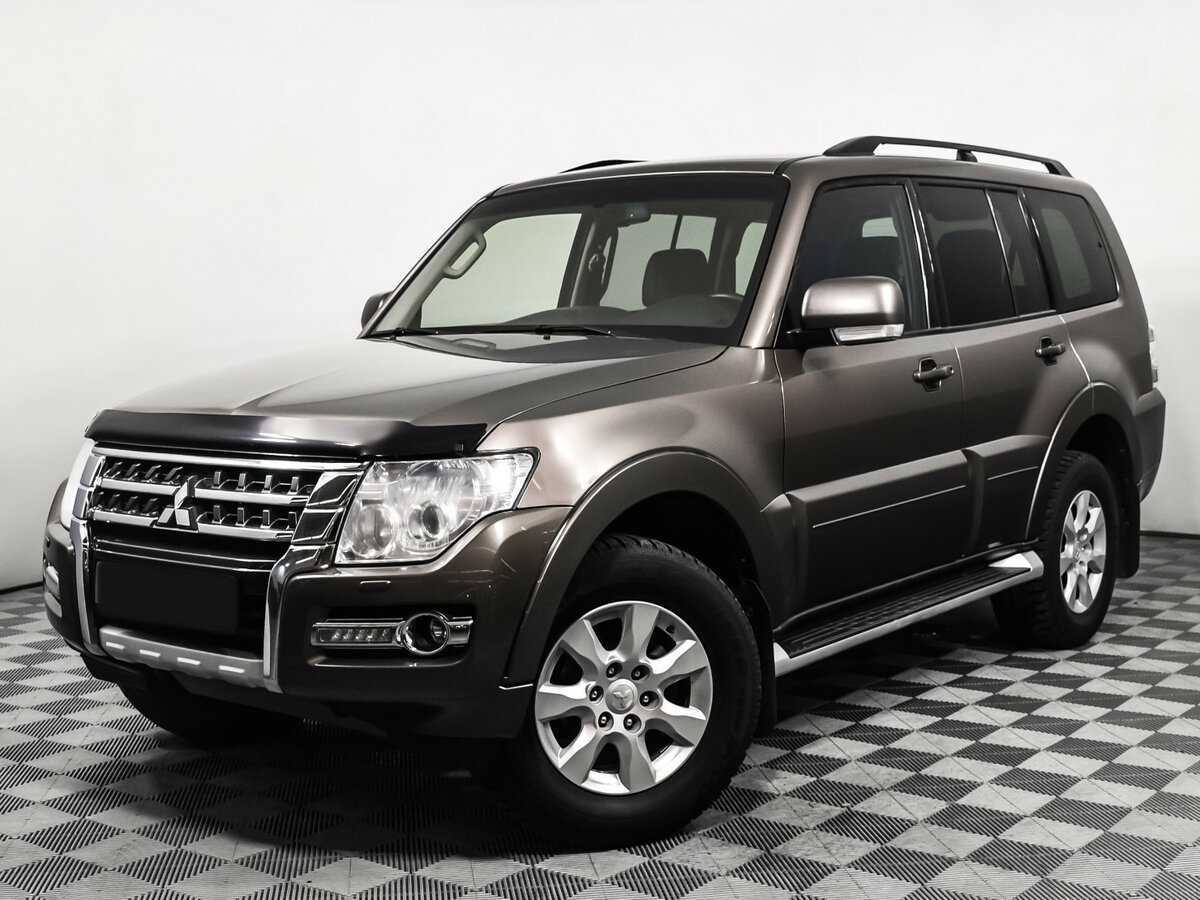 Mitsubishi Pajero 2015 года с пробегом. Посмотреть фото