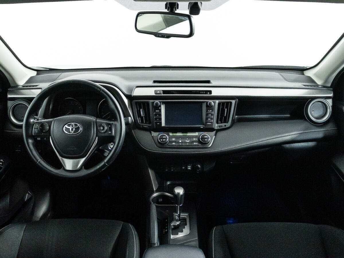 Toyota RAV4 2017 года с пробегом. Фото: #11