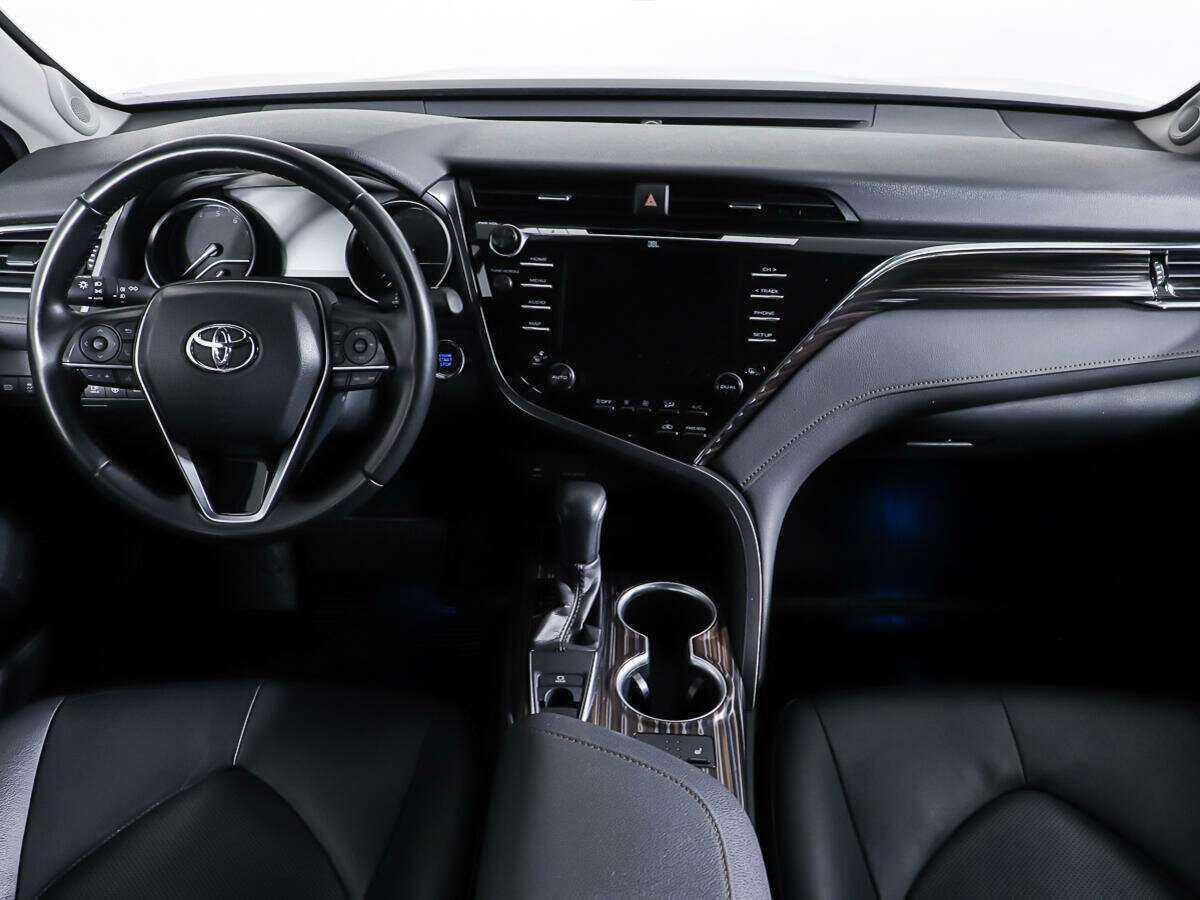 Toyota Camry 2019 года с пробегом. Фото: #10