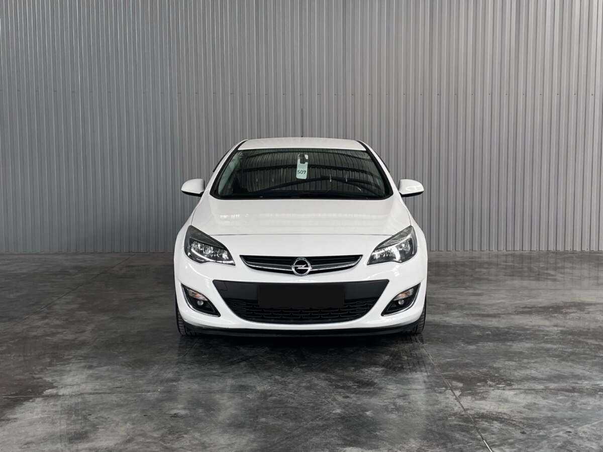 Opel Astra 2014 года с пробегом. Фото: #1