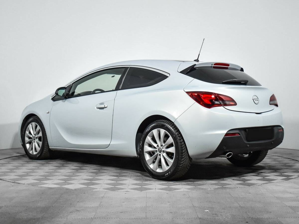 Opel Astra 2012 года с пробегом. Фото: #6