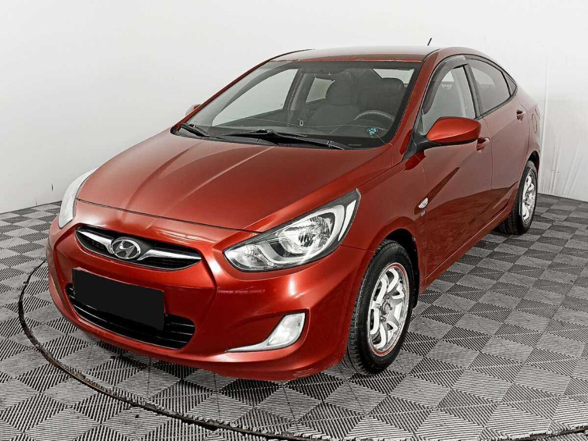 Hyundai Solaris 2012 года с пробегом. Посмотреть фото