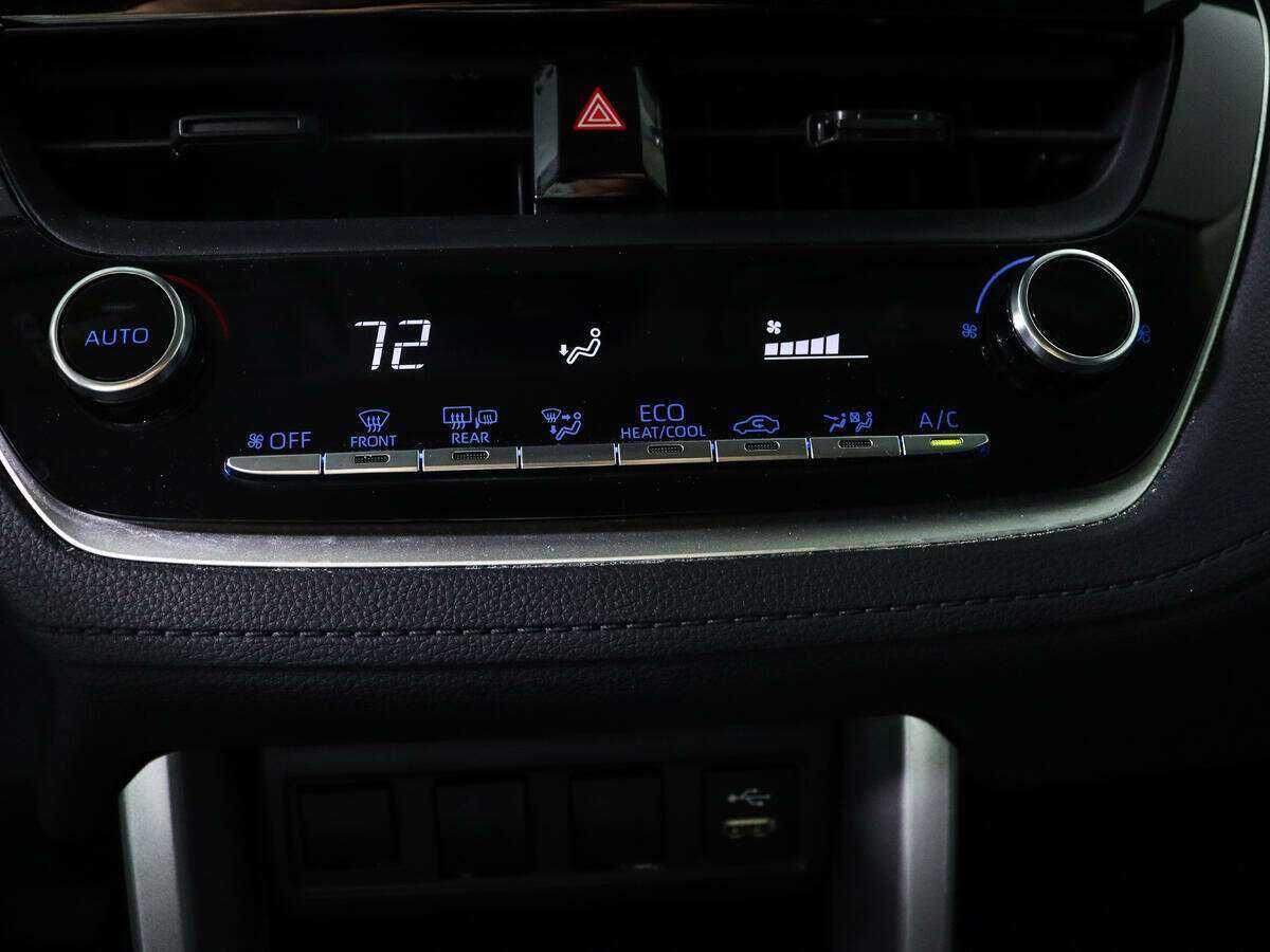 Toyota Corolla Cross 2022 года с пробегом. Фото: #14