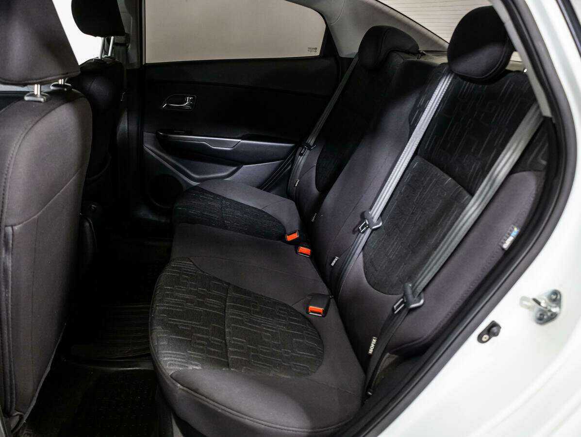 Kia Rio 2012 года с пробегом. Фото: #9