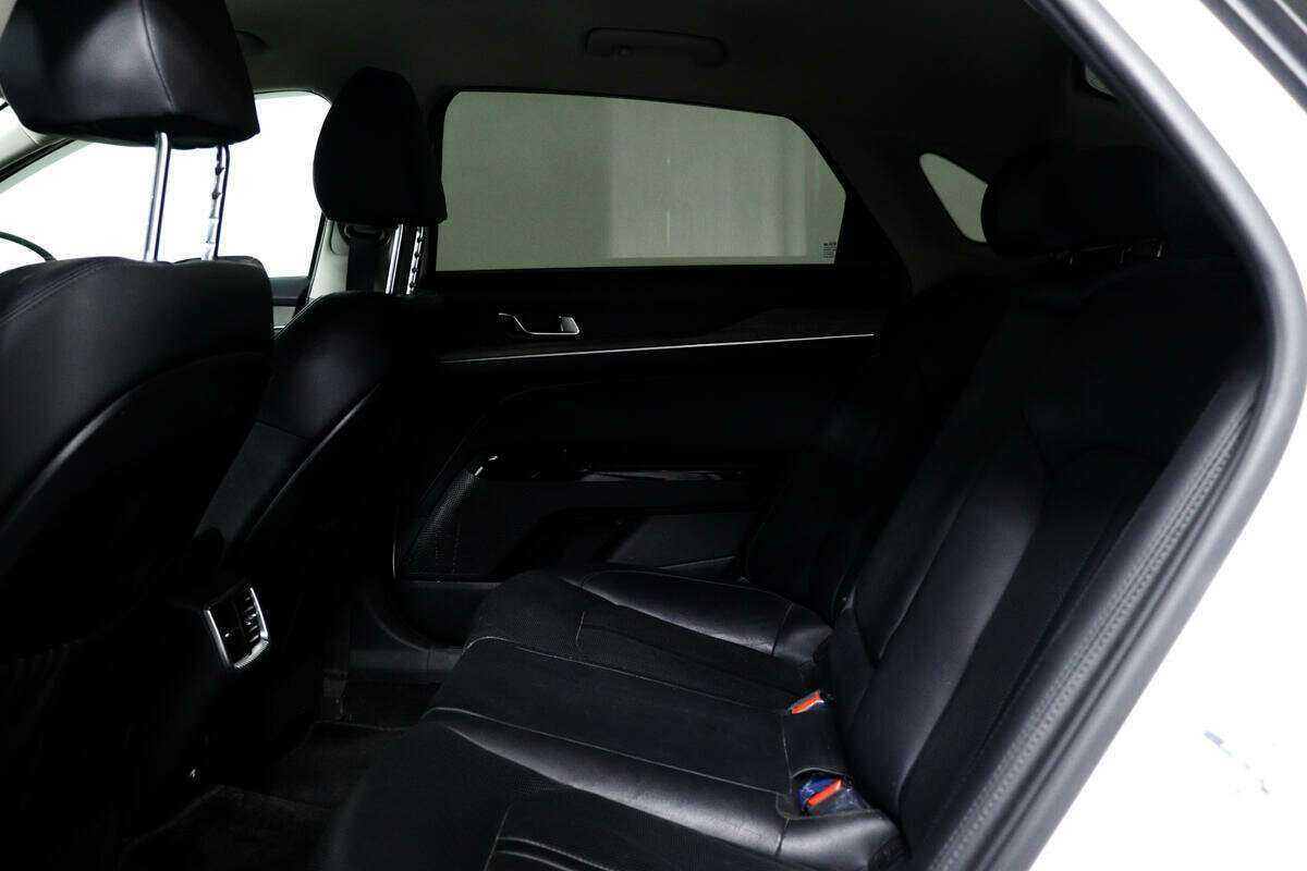 Kia K5 2021 года с пробегом. Фото: #11