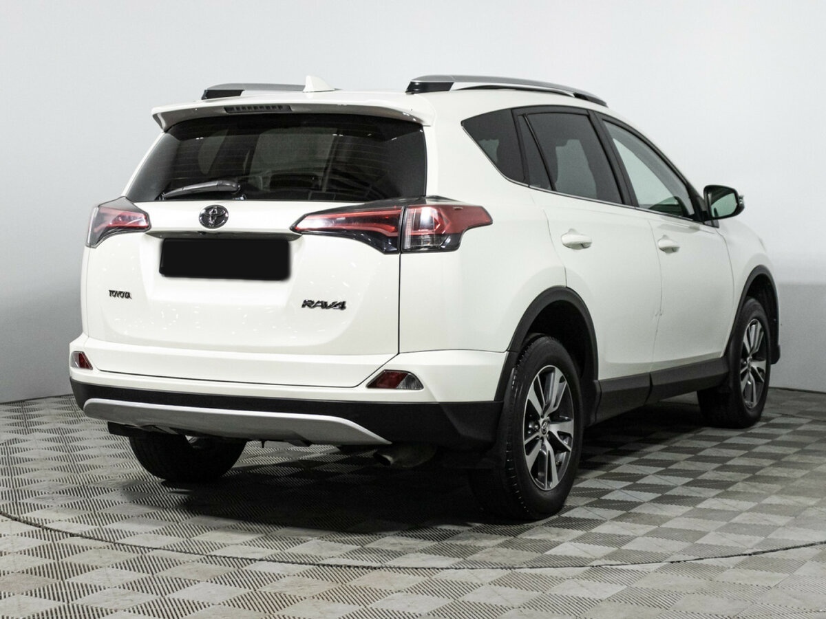 Toyota RAV4 2017 года с пробегом. Фото: #4