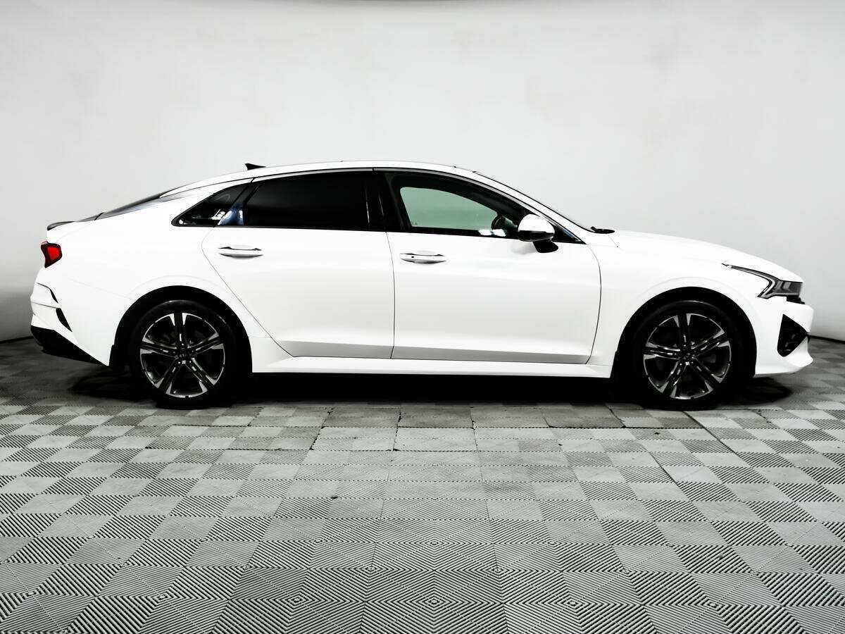 Kia K5 2021 года с пробегом. Фото: #3