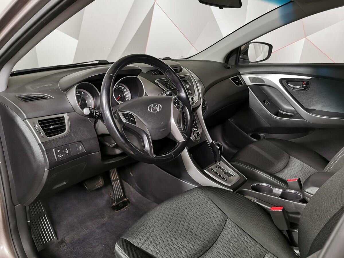 Hyundai Elantra 2012 года с пробегом. Фото: #13