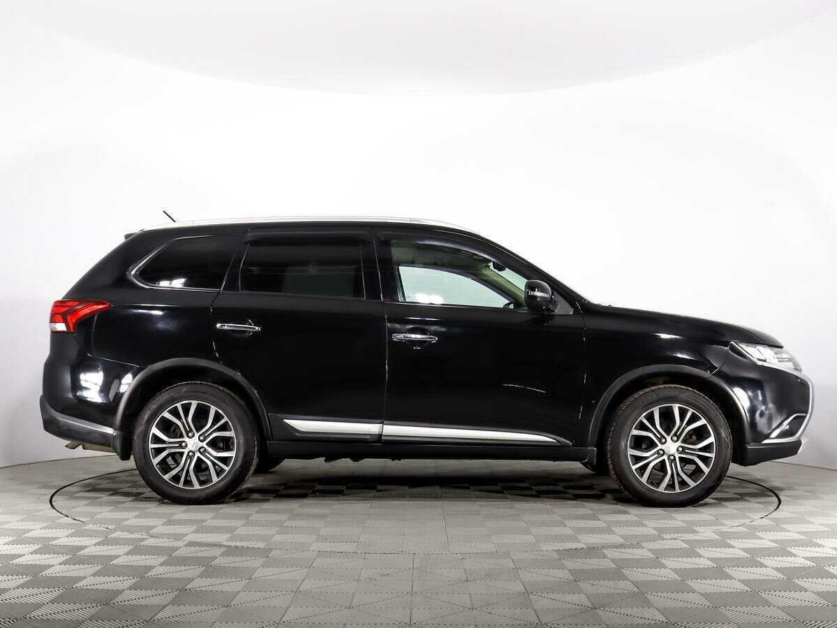 Mitsubishi Outlander 2016 года с пробегом. Фото: #3