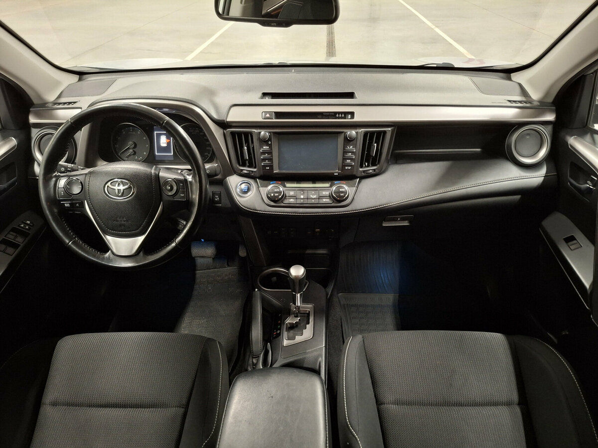 Toyota RAV4 2019 года с пробегом. Фото: #13