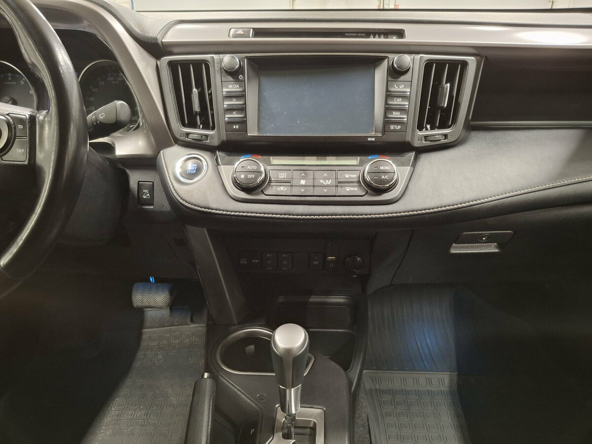 Toyota RAV4 2019 года с пробегом. Фото: #14