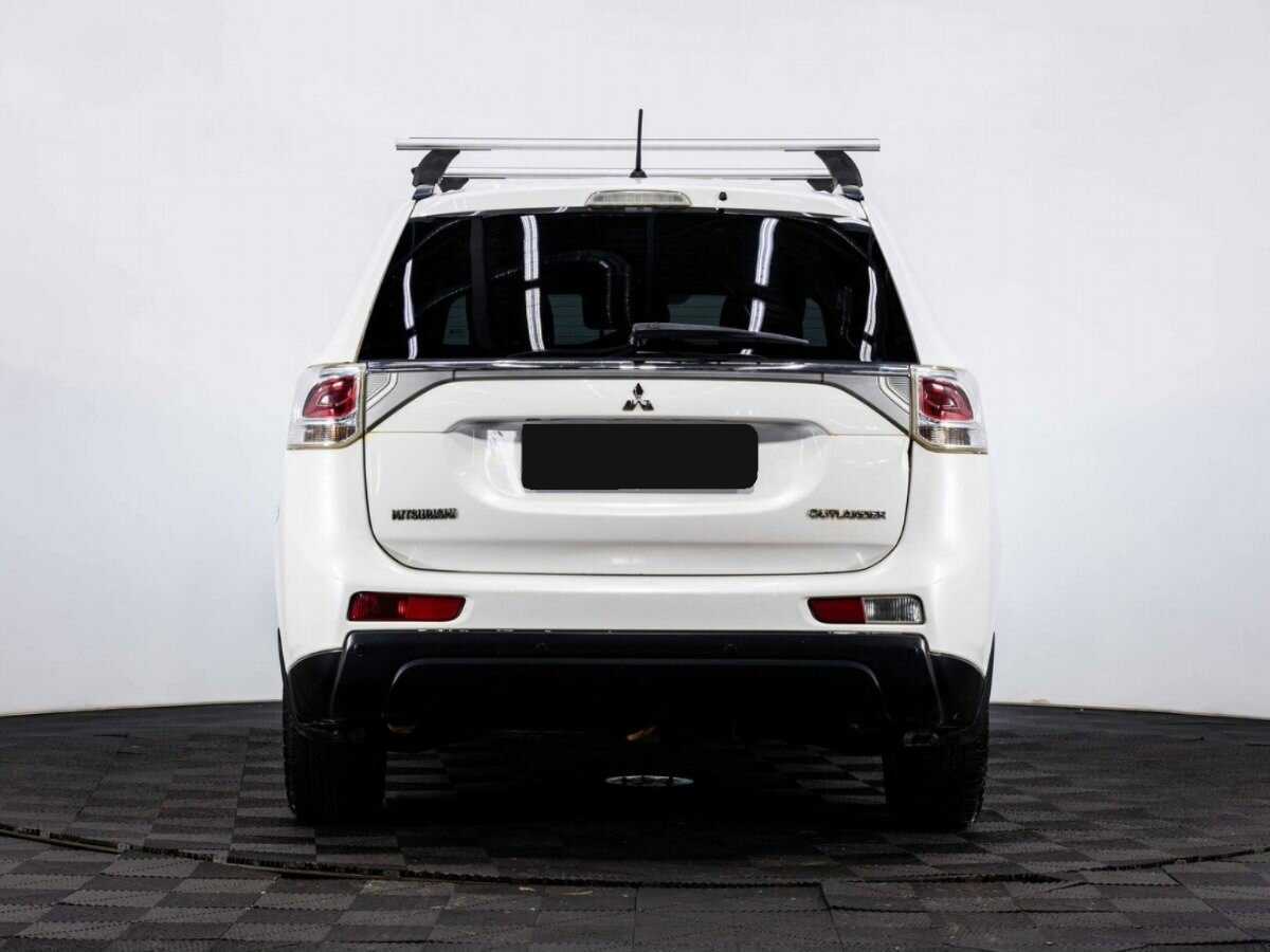 Mitsubishi Outlander 2012 года с пробегом. Фото: #4