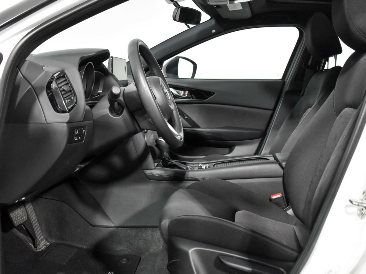 Mazda CX-4 2022 года с пробегом. Фото: #9