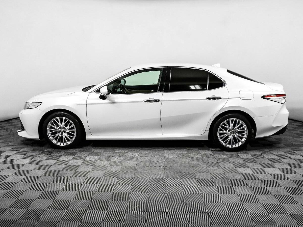 Toyota Camry 2020 года с пробегом. Фото: #7