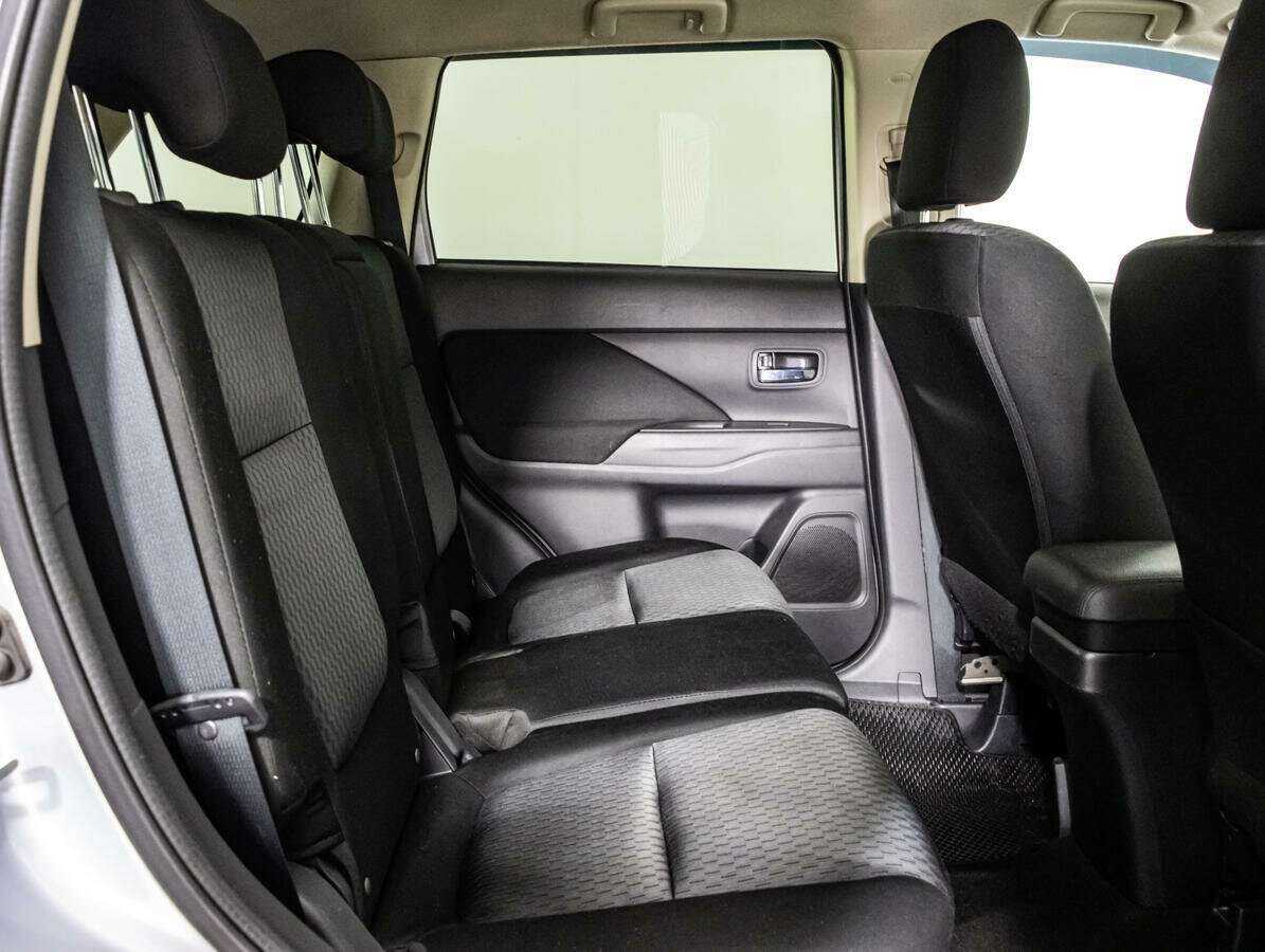 Mitsubishi Outlander 2012 года с пробегом. Фото: #11