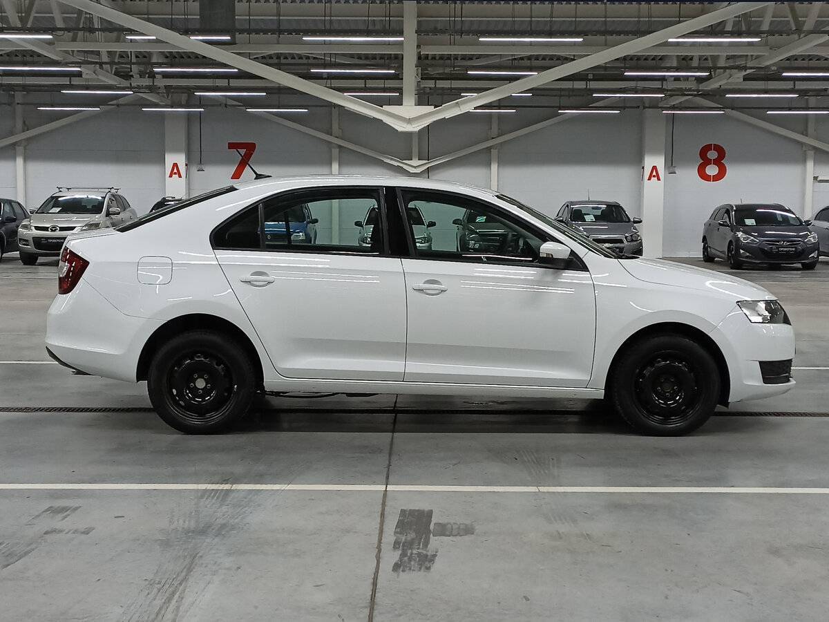 Skoda Rapid 2018 года с пробегом. Фото: #3