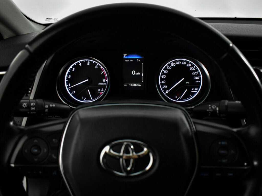 Toyota Camry 2018 года с пробегом. Фото: #18