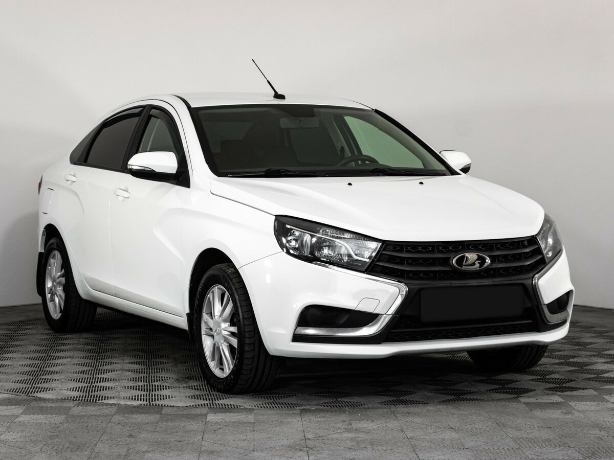 Lada (ВАЗ) Vesta 2018 года с пробегом. Фото: #2