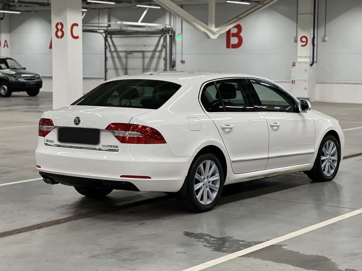 Skoda Superb 2014 года с пробегом. Фото: #4