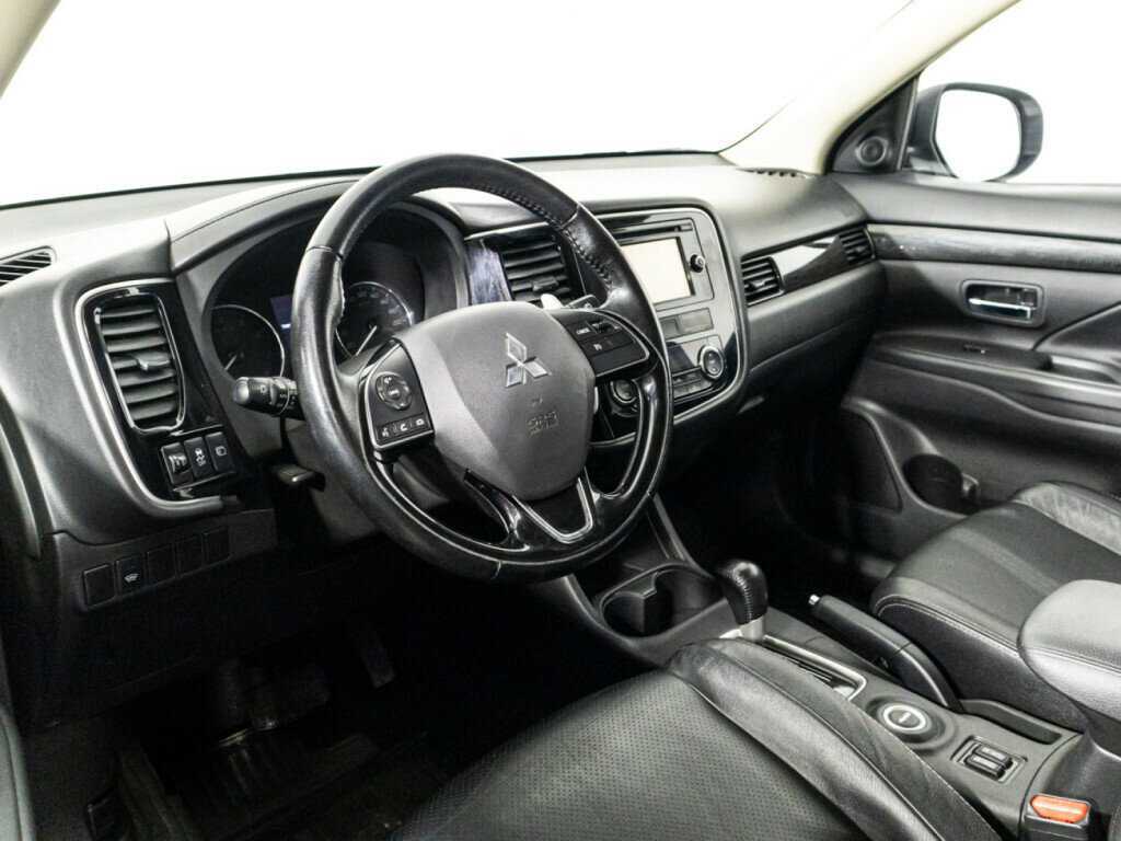 Mitsubishi Outlander 2016 года с пробегом. Фото: #10