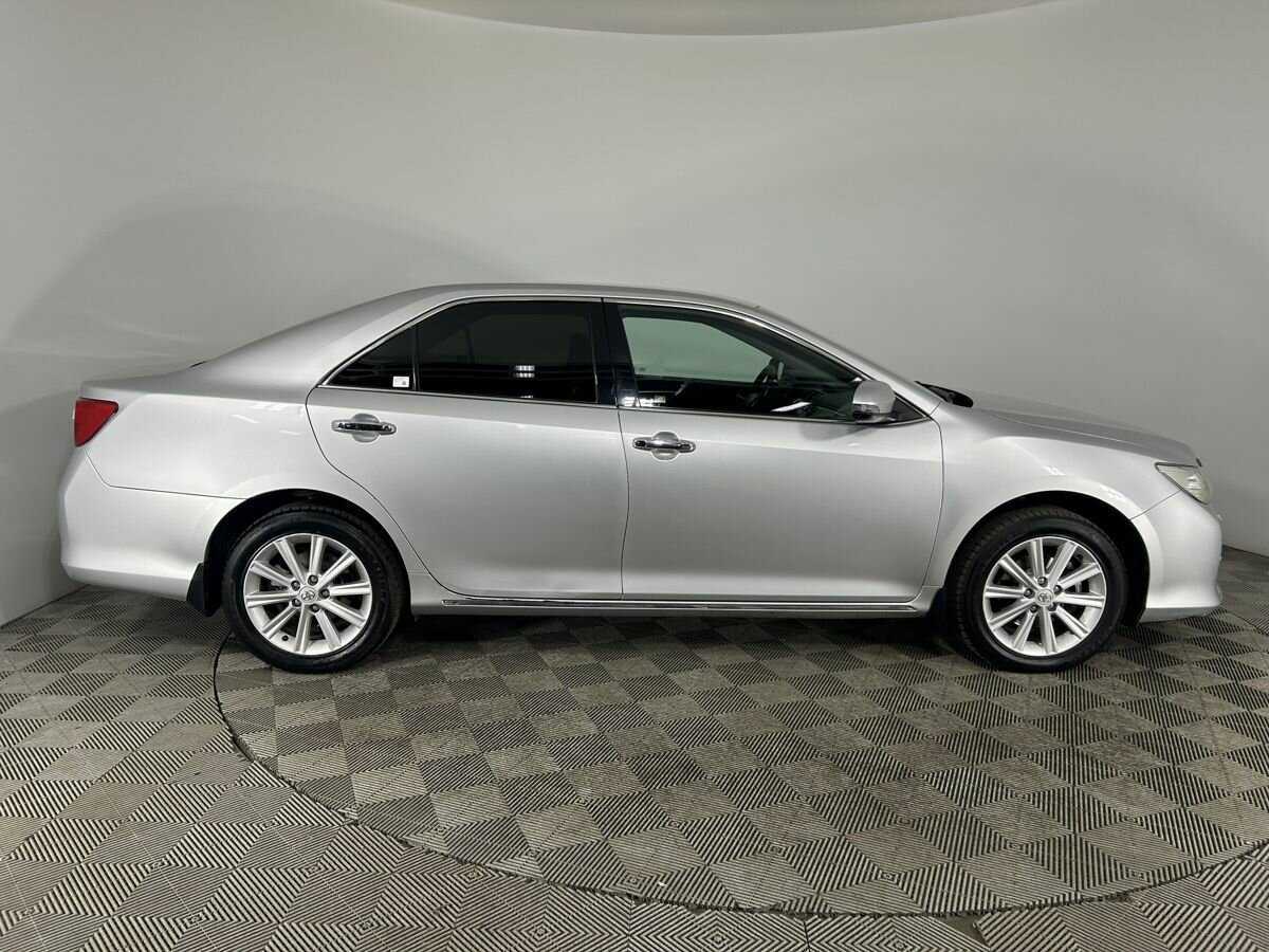 Toyota Camry 2013 года с пробегом. Фото: #3