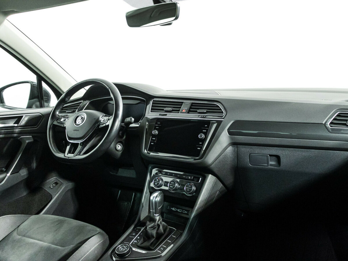 Volkswagen Tiguan 2018 года с пробегом. Фото: #8
