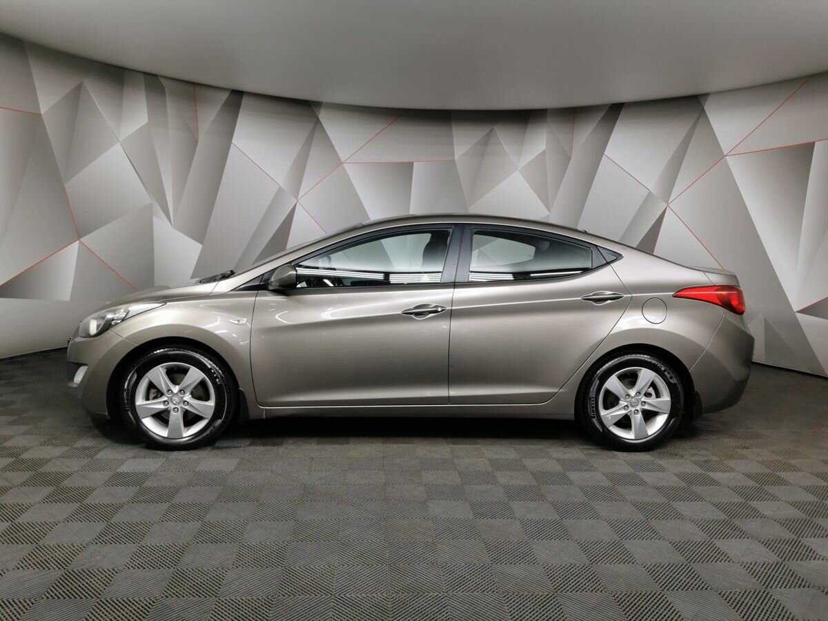 Hyundai Elantra 2012 года с пробегом. Фото: #4