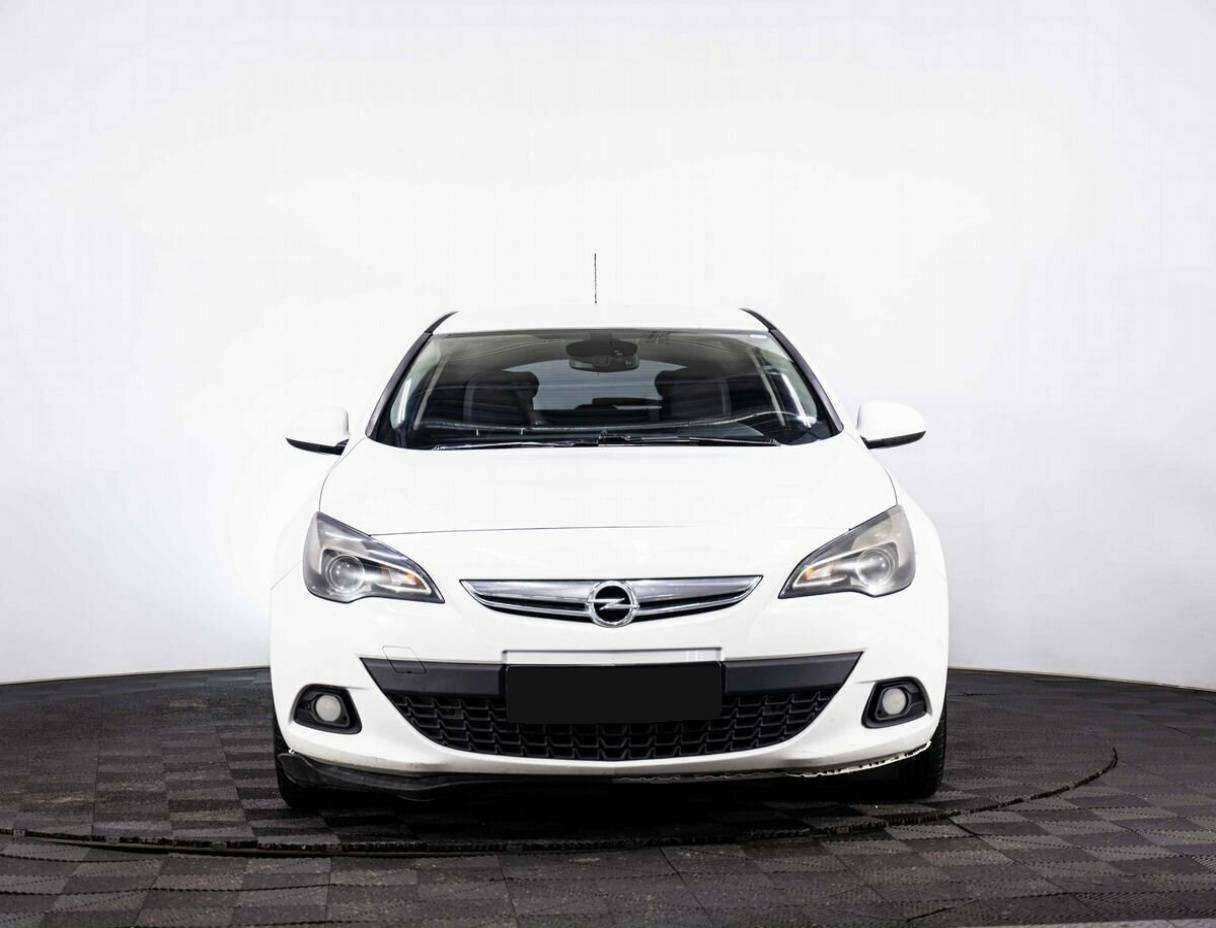 Opel Astra 2012 года с пробегом. Фото: #1