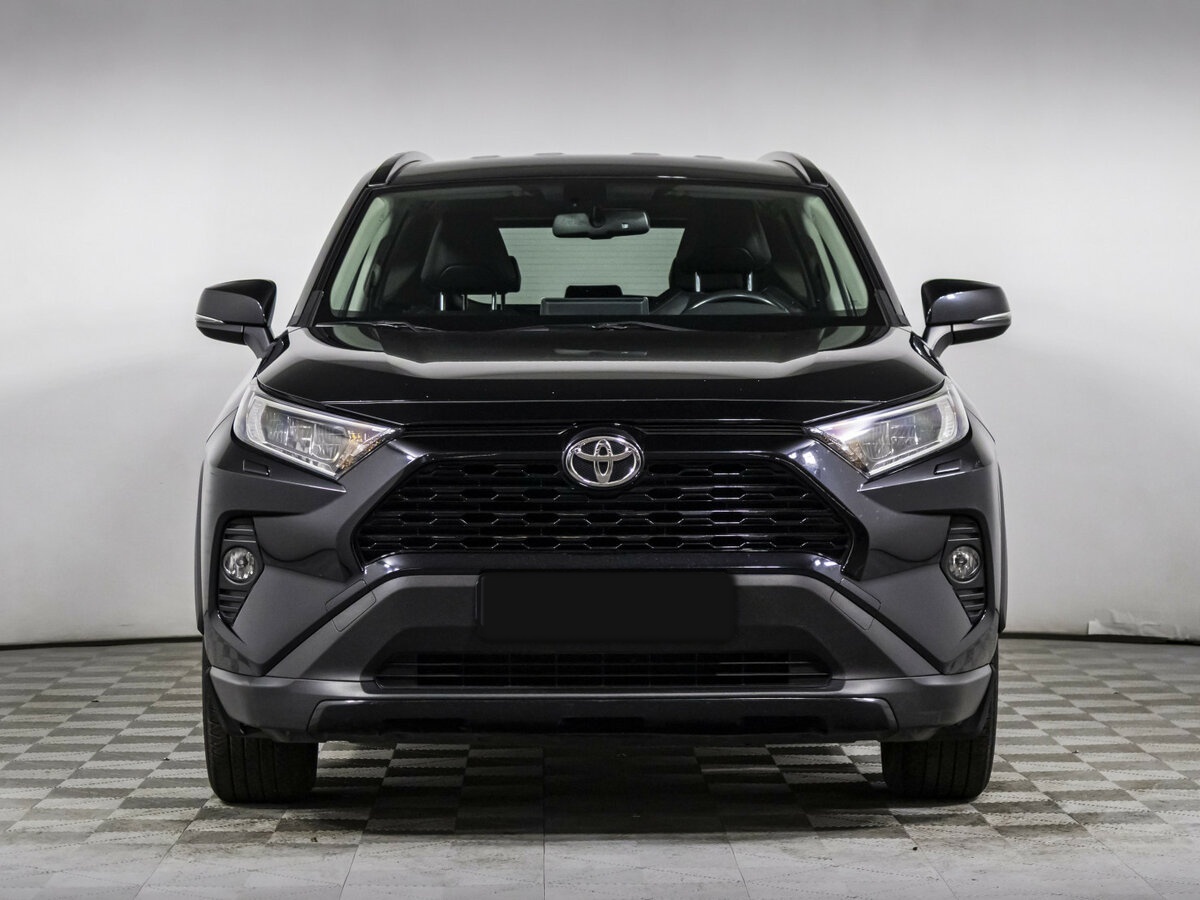 Toyota RAV4 2021 года с пробегом. Фото: #1