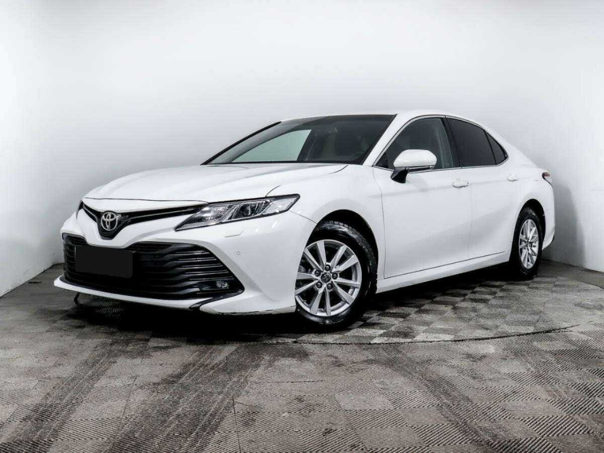 Toyota Camry 2020 года с пробегом. Посмотреть фото