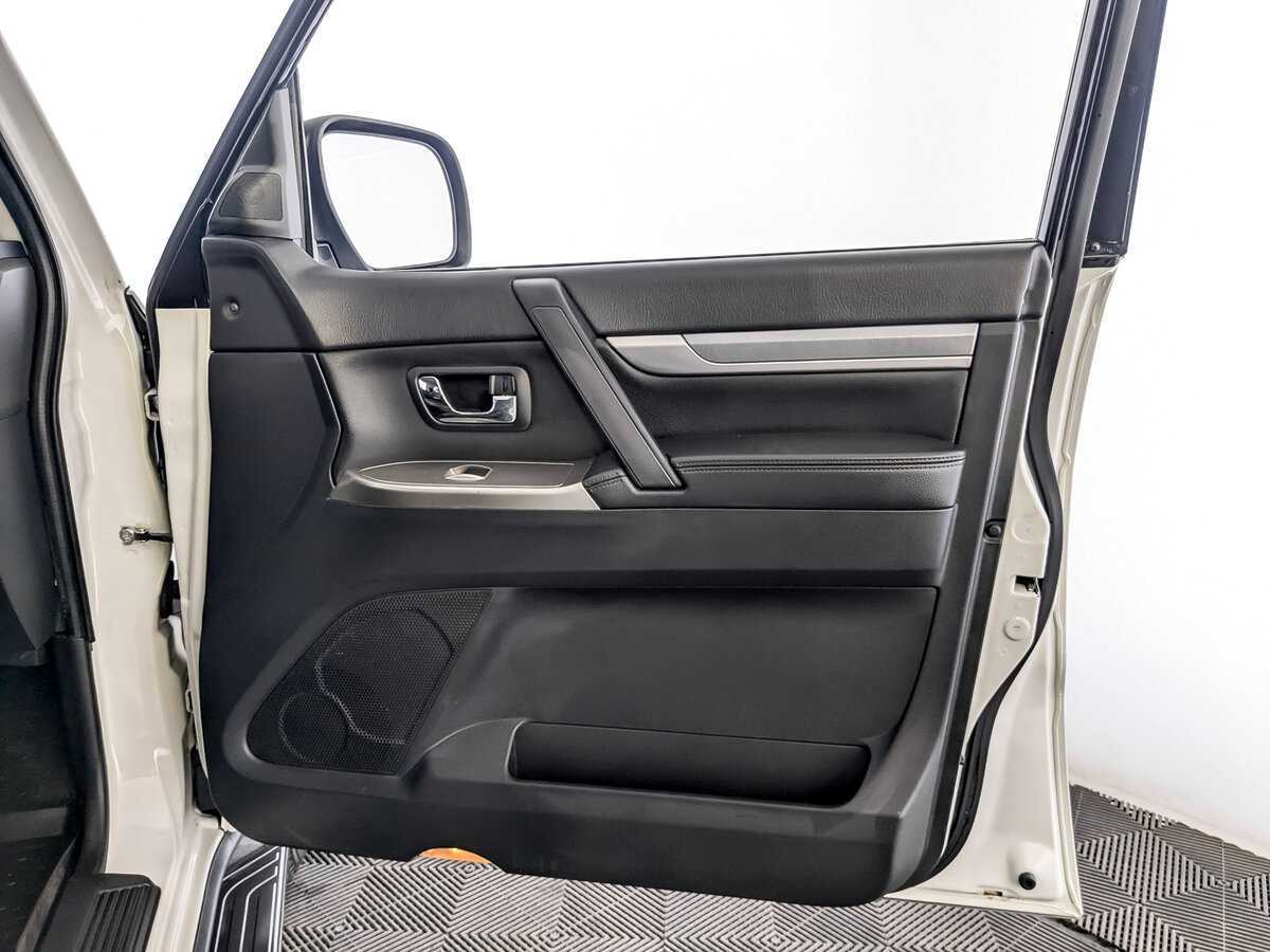 Mitsubishi Pajero 2019 года с пробегом. Фото: #24