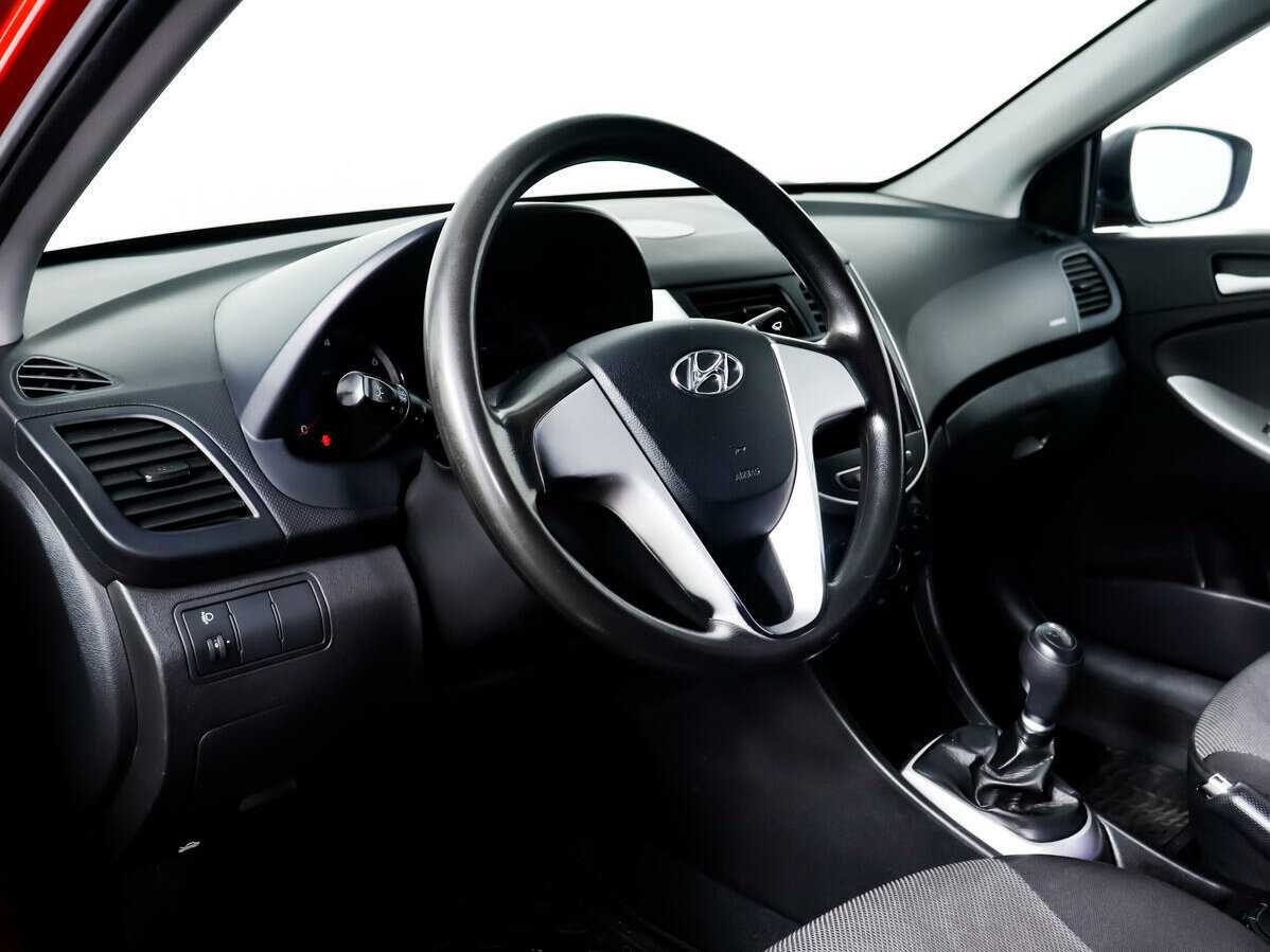 Hyundai Solaris 2012 года с пробегом. Фото: #12