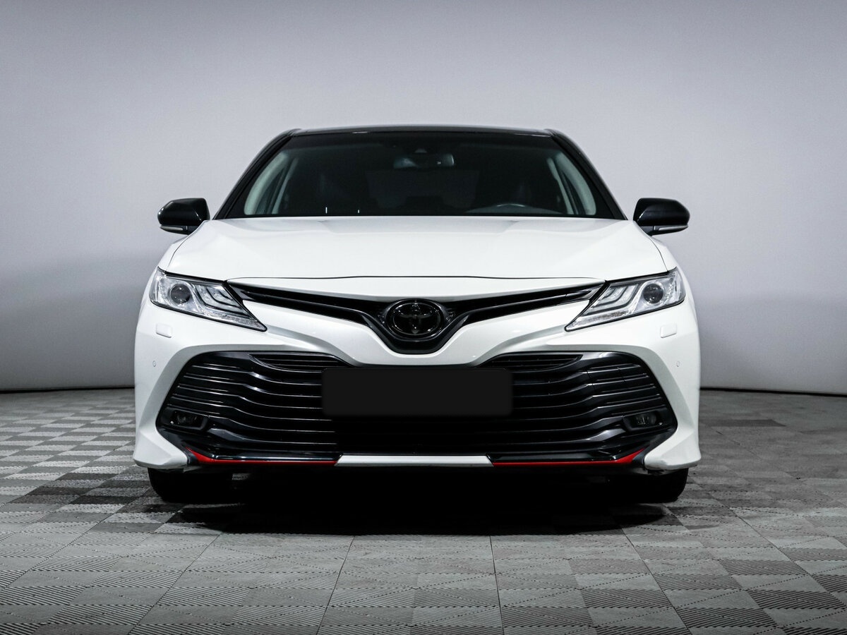 Toyota Camry 2020 года с пробегом. Фото: #1