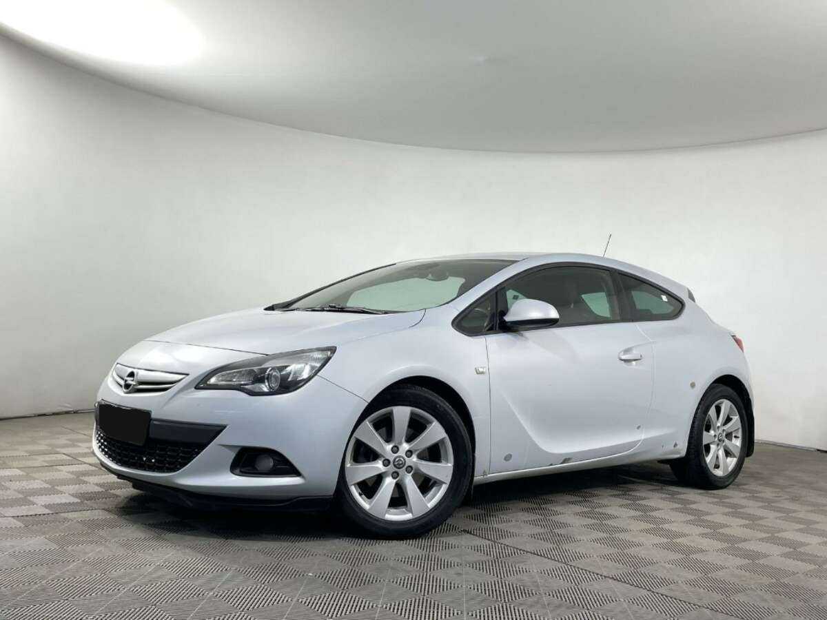 Opel Astra 2013 года с пробегом. Посмотреть фото