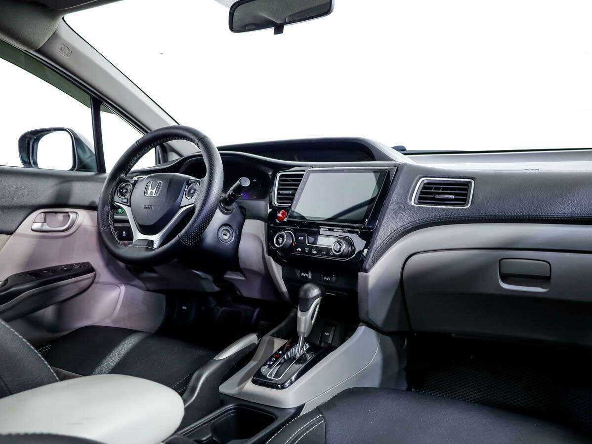 Honda Civic 2013 года с пробегом. Фото: #8