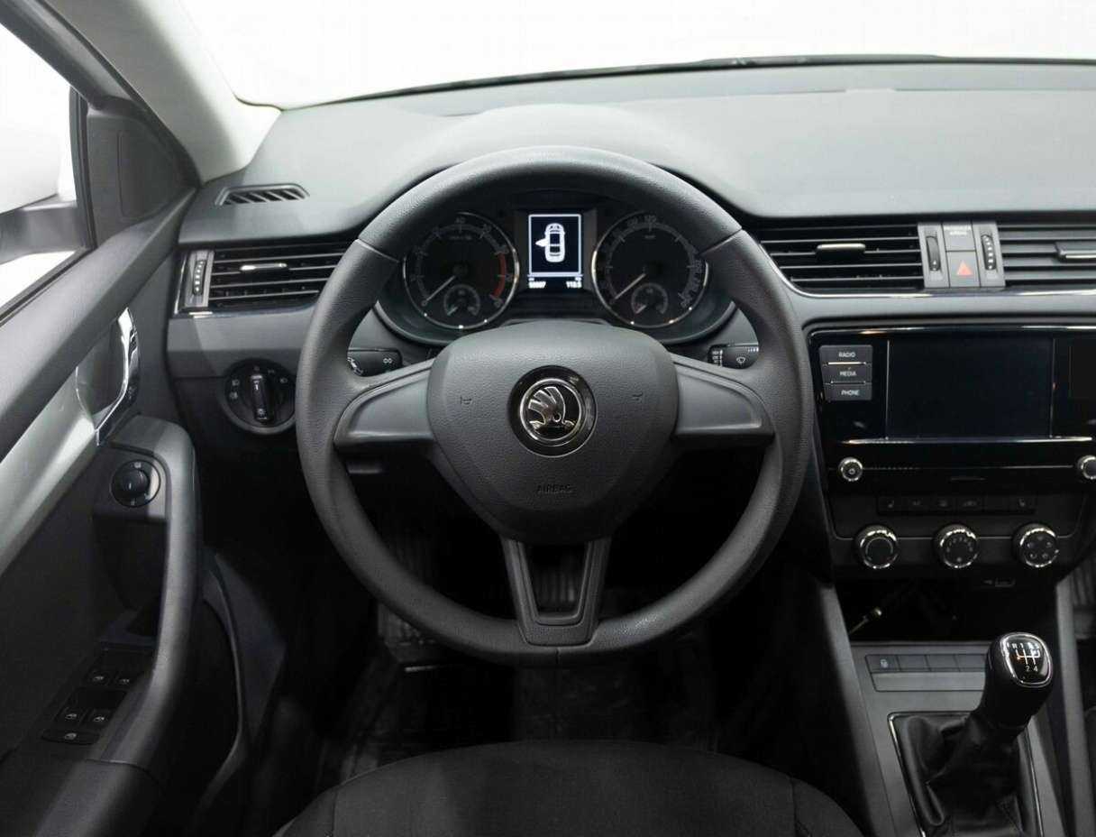 Skoda Octavia 2019 года с пробегом. Фото: #13