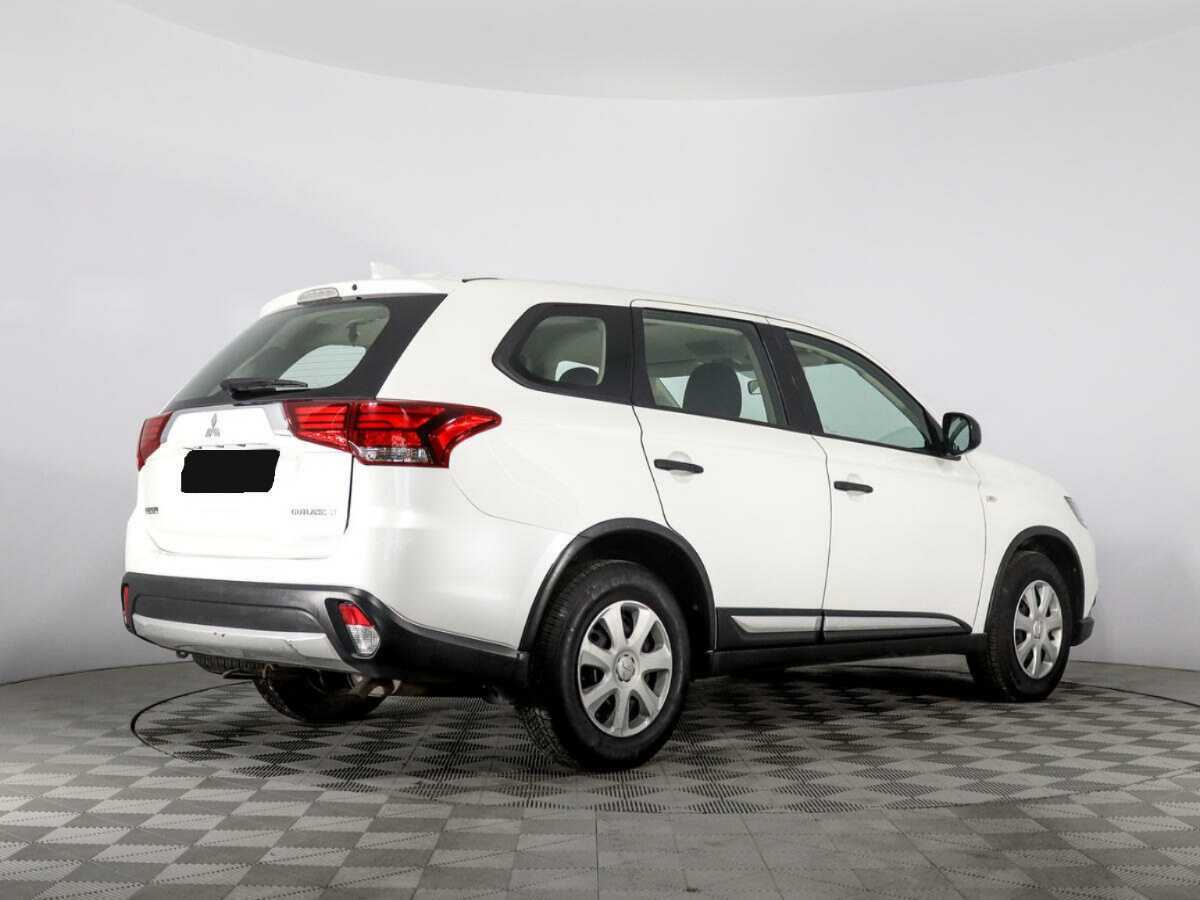Mitsubishi Outlander 2018 года с пробегом. Фото: #4