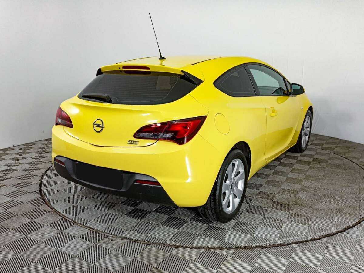 Opel Astra 2014 года с пробегом. Фото: #3
