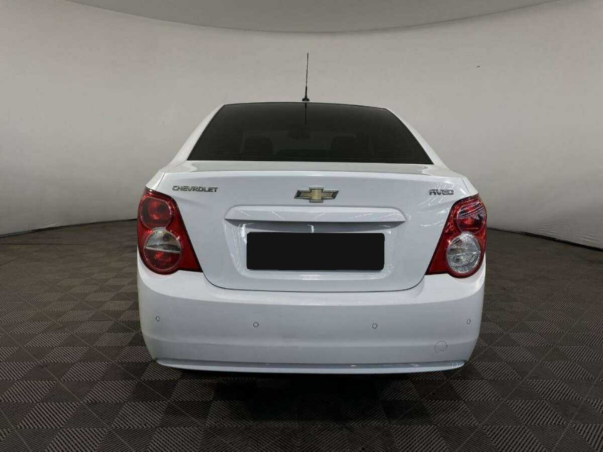 Chevrolet Aveo 2015 года с пробегом. Посмотреть фото