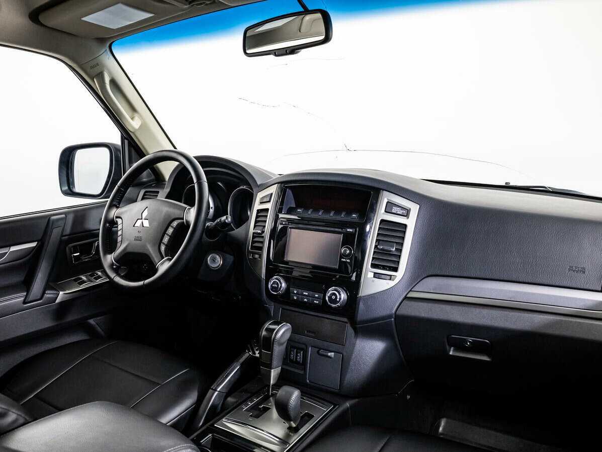 Mitsubishi Pajero 2015 года с пробегом. Фото: #7