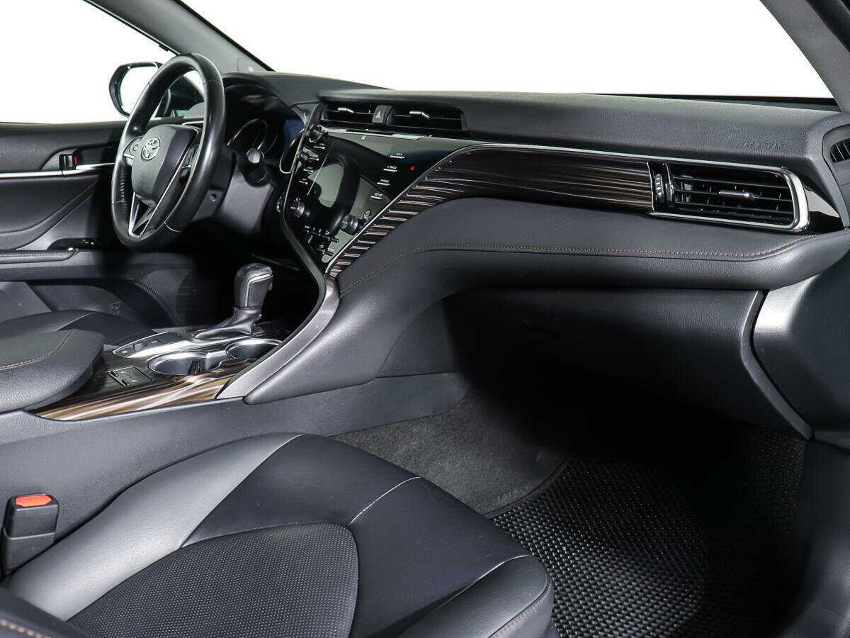 Toyota Camry 2021 года с пробегом. Фото: #10