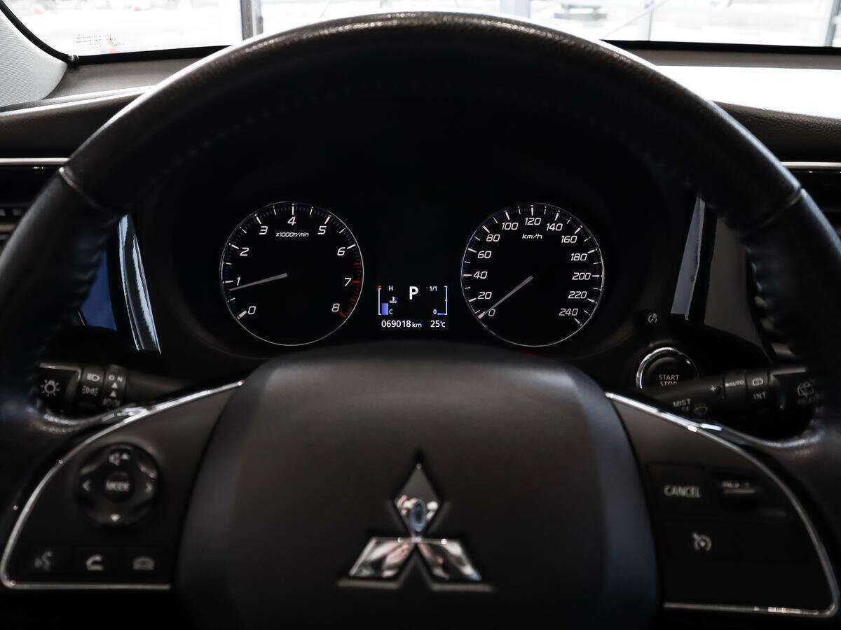 Mitsubishi Outlander 2019 года с пробегом. Фото: #17