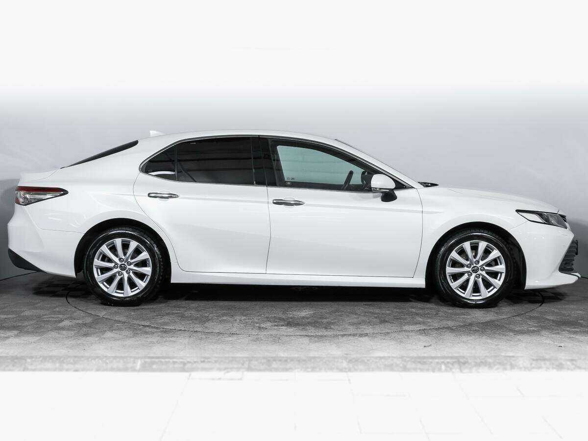 Toyota Camry 2019 года с пробегом. Фото: #3