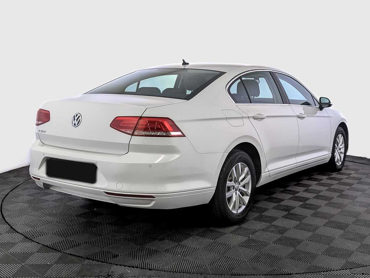 Volkswagen Passat 2019 года с пробегом. Фото: #4