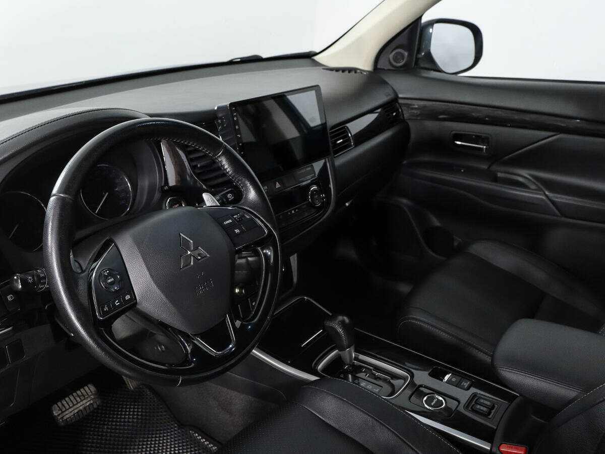 Mitsubishi Outlander 2017 года с пробегом. Фото: #9