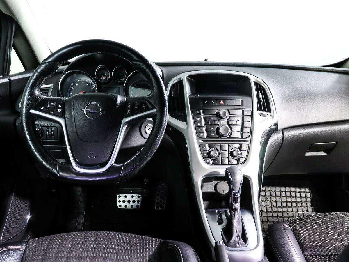 Opel Astra 2013 года с пробегом. Фото: #11