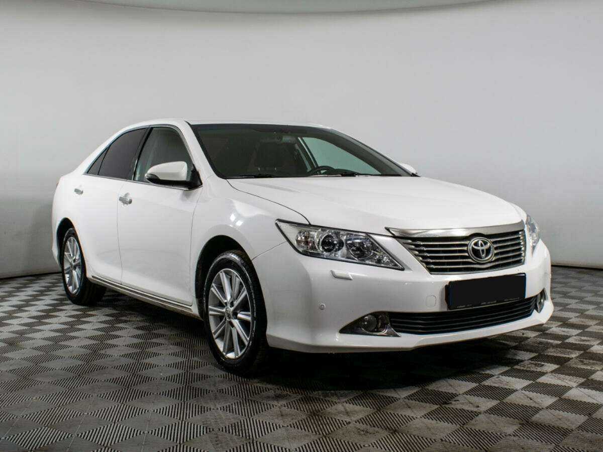 Toyota Camry 2014 года с пробегом. Фото: #2